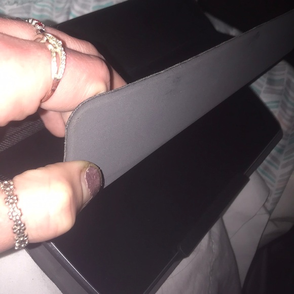 AT&T LG TABLET - Picture 2 of 3